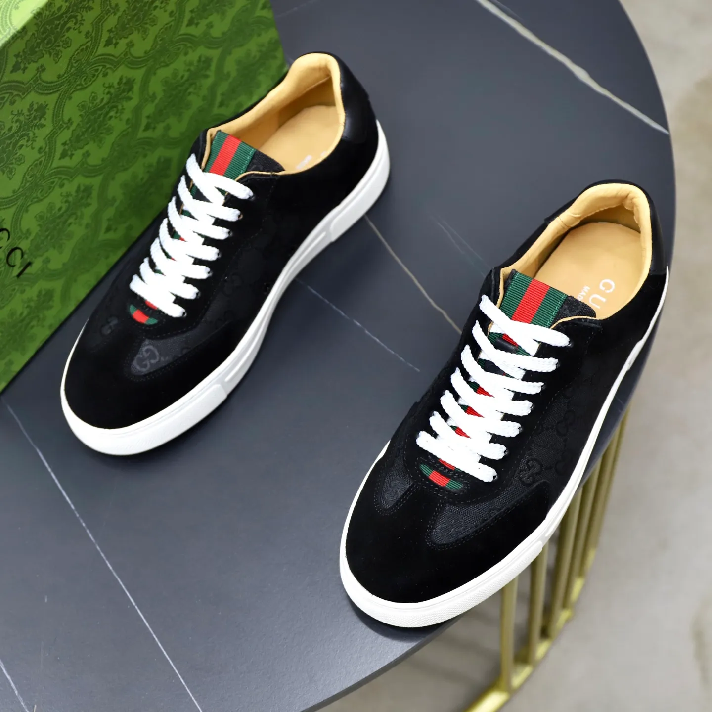 Ex-factory price: 380💰🙅‍♂️🙅‍♂️🙅‍♂️ Brand: Gucci GUCCi Standard code: 38-44 (45 customized) Grade: Same as the official website Material: Original leather splicing Comfortable and breathable sheepskin lining Original wear-resistant outsole Style category: Men's fashionable casual shoes Running sneakers Distinguished luxury brand elements Top luxury Color: actual picture color